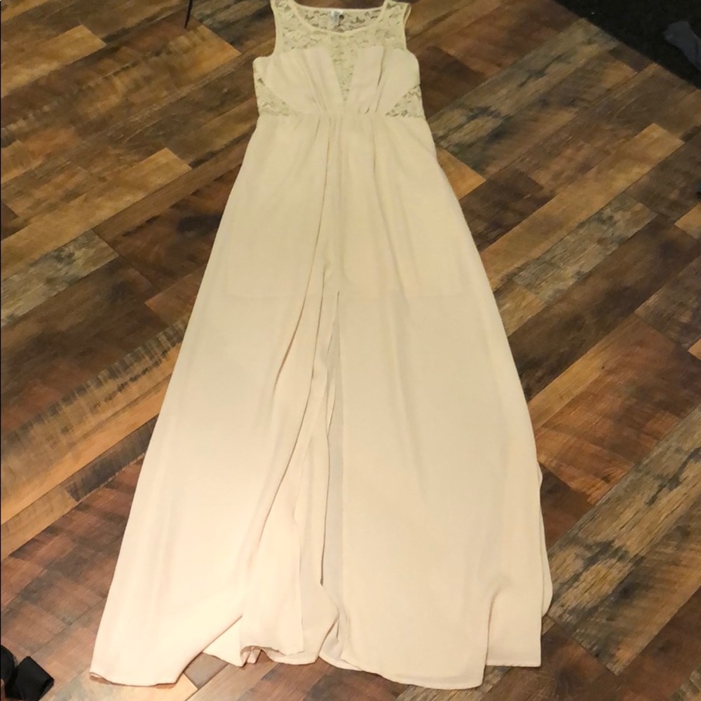 Women’s cream lace maxi dress